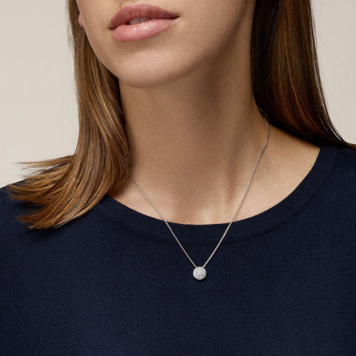 MEDIUM WHITE GOLD PENDANT NECKLACE WITH ROUND ELEMENT AND DIAMONDS