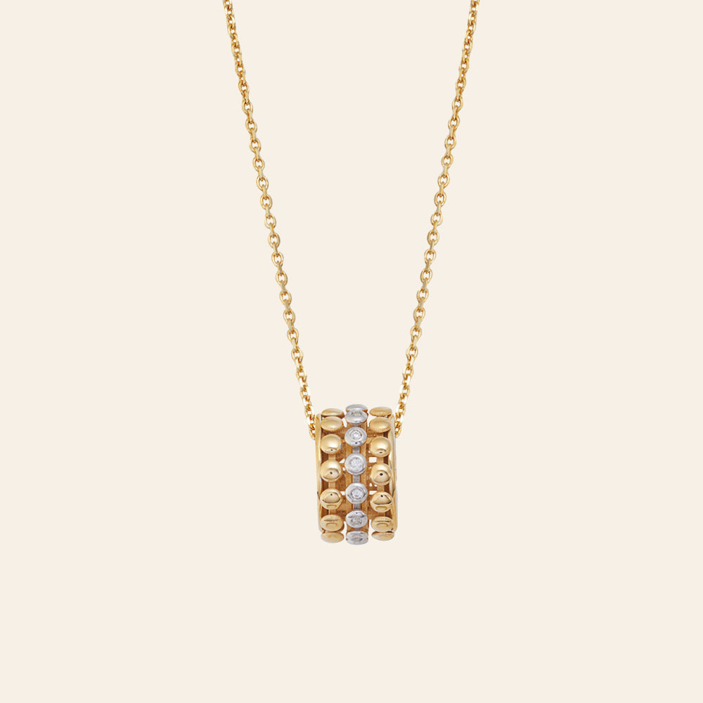 YELLOW GOLD PENDANT NECKLACE WITH DIAMONDS
