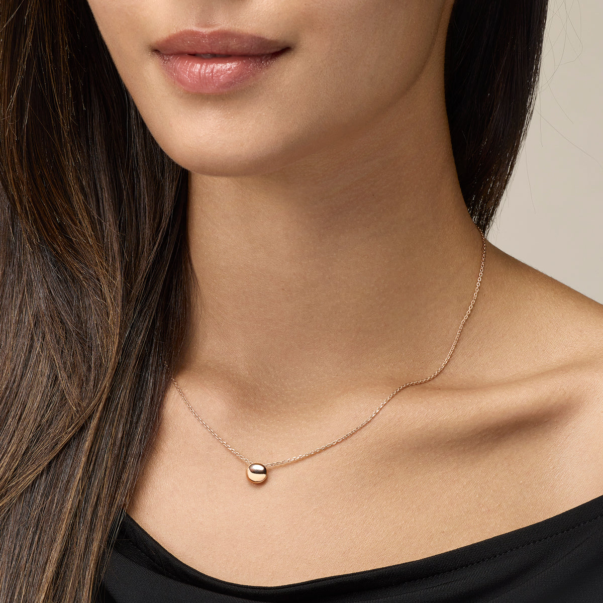 SMALL ROUND ROSE GOLD PENDANT NECKLACE