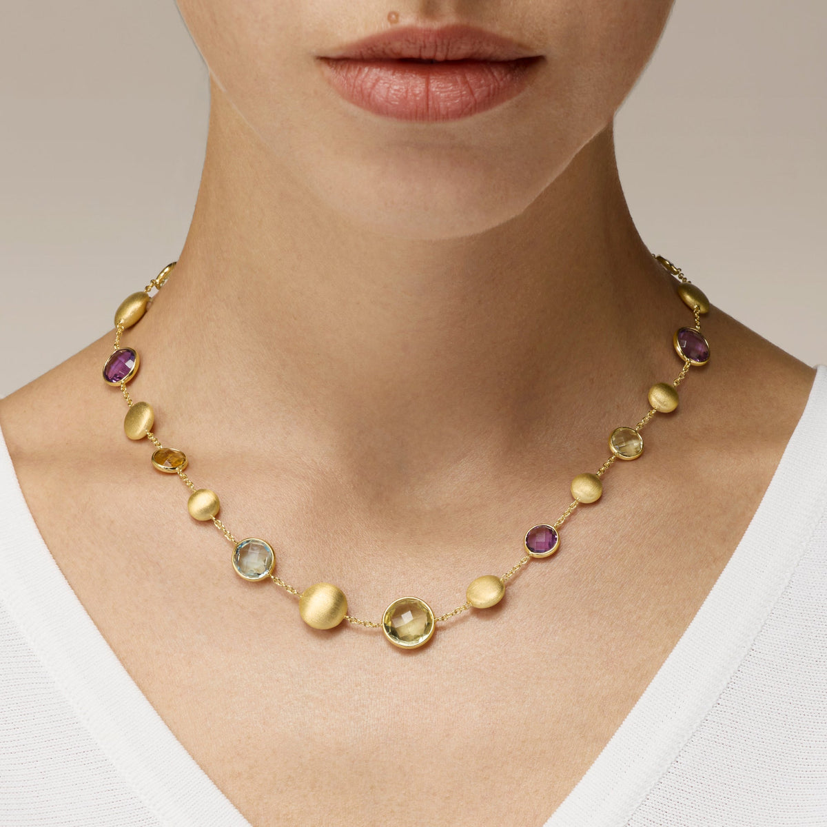 YELLOW GOLD COLLAR NECKLACE WITH MIXED NATURAL STONES