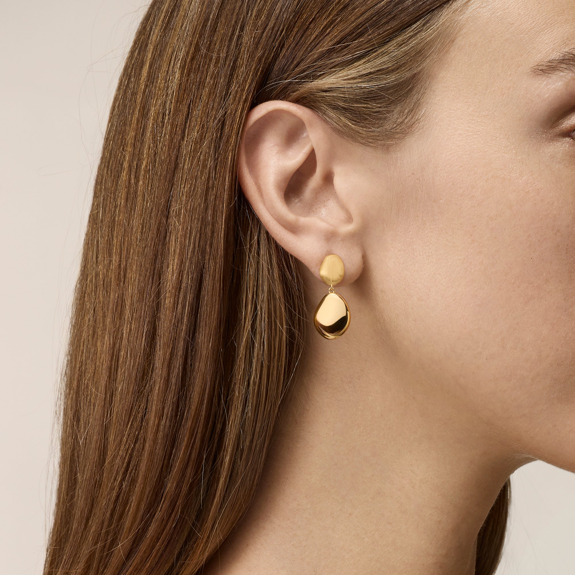 YELLOW GOLD OVAL DROP EARRINGS