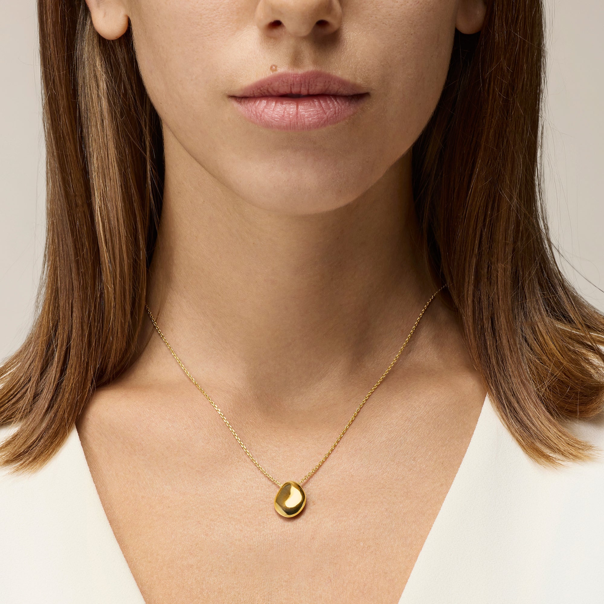 YELLOW GOLD OVAL PENDANT NECKLACE