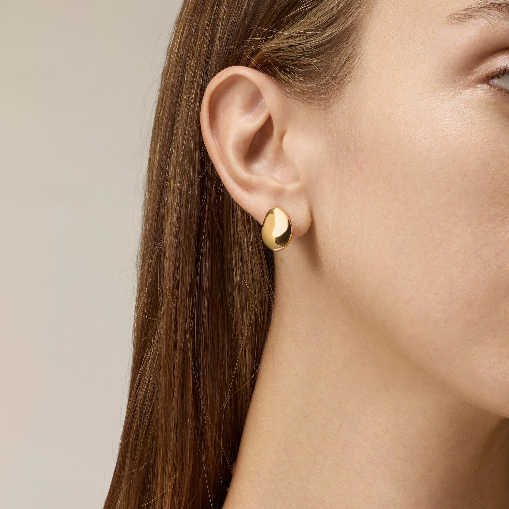 YELLOW GOLD OVAL EARRINGS
