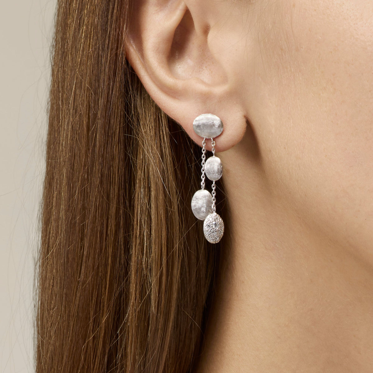 WHITE GOLD CHANDELIER EARRINGS WITH DIAMONDS