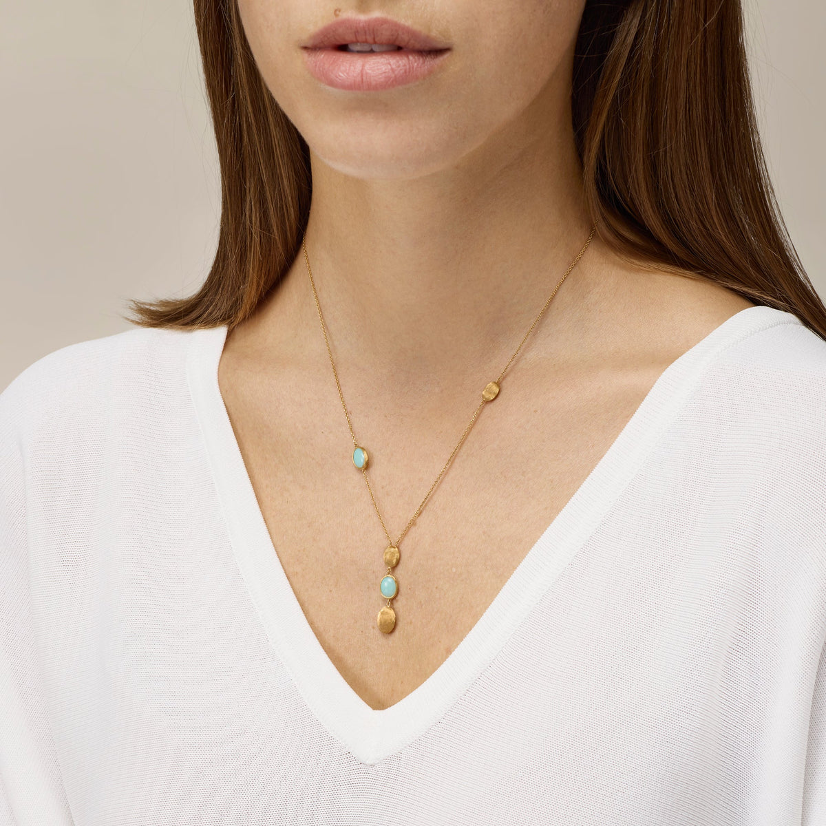 YELLOW GOLD PENDANT NECKLACE WITH GREEN OPALS